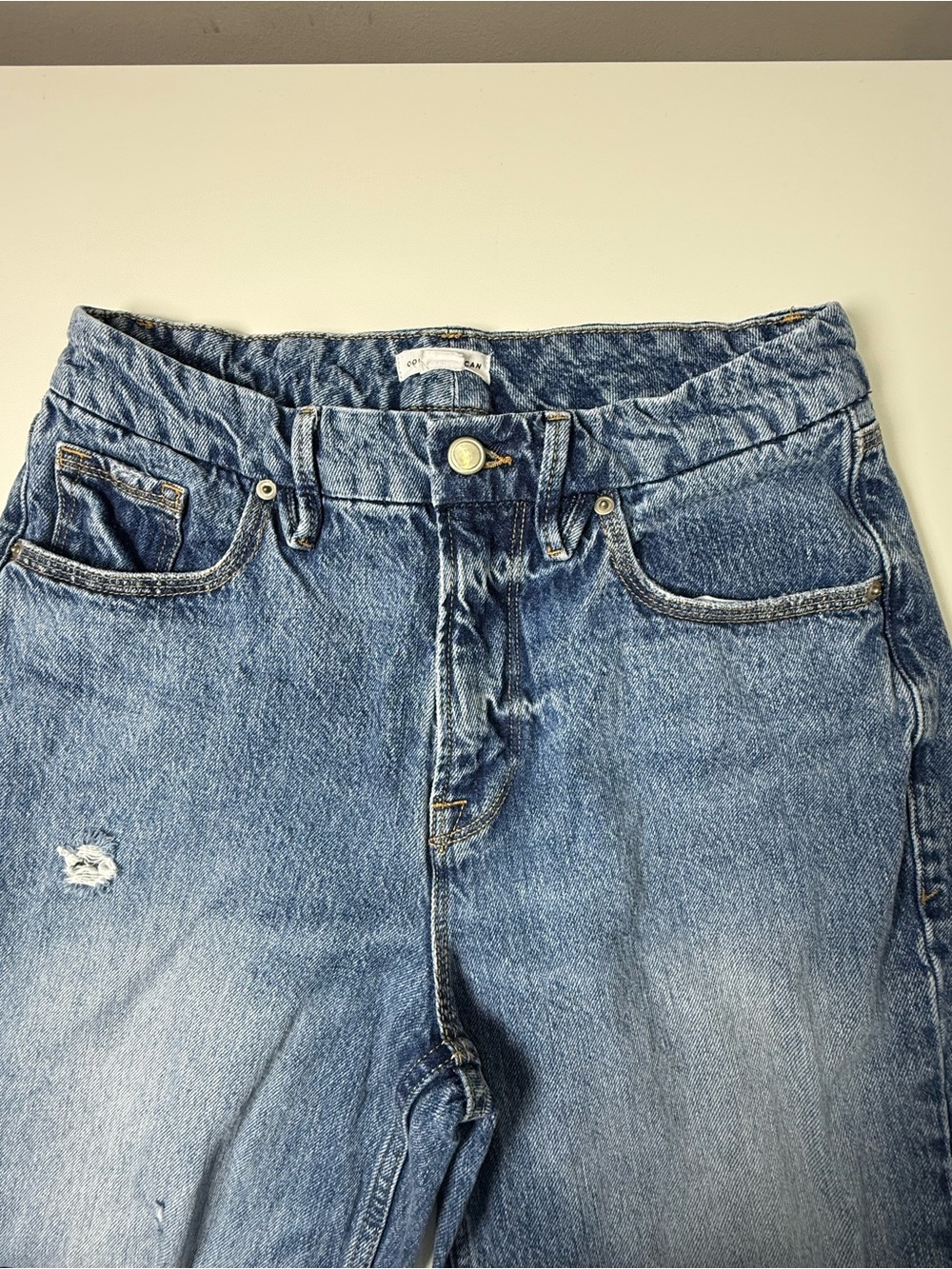 Good American | Good '90s Distressed Straight Leg Jeans Medium Wash Size 8/29 - Picture 3 of 12